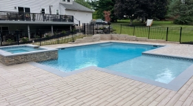 geometric-pool-with-tanning-ledge
