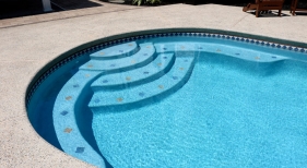 Curved-Steps-In-Ground-Swimming-Pool