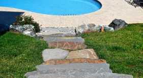Pool-entryway-with-steps
